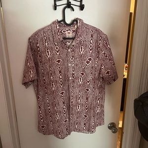 Levi’s Button up - L